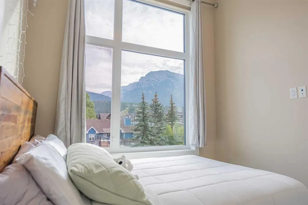1106 Bow Valley Trail #102