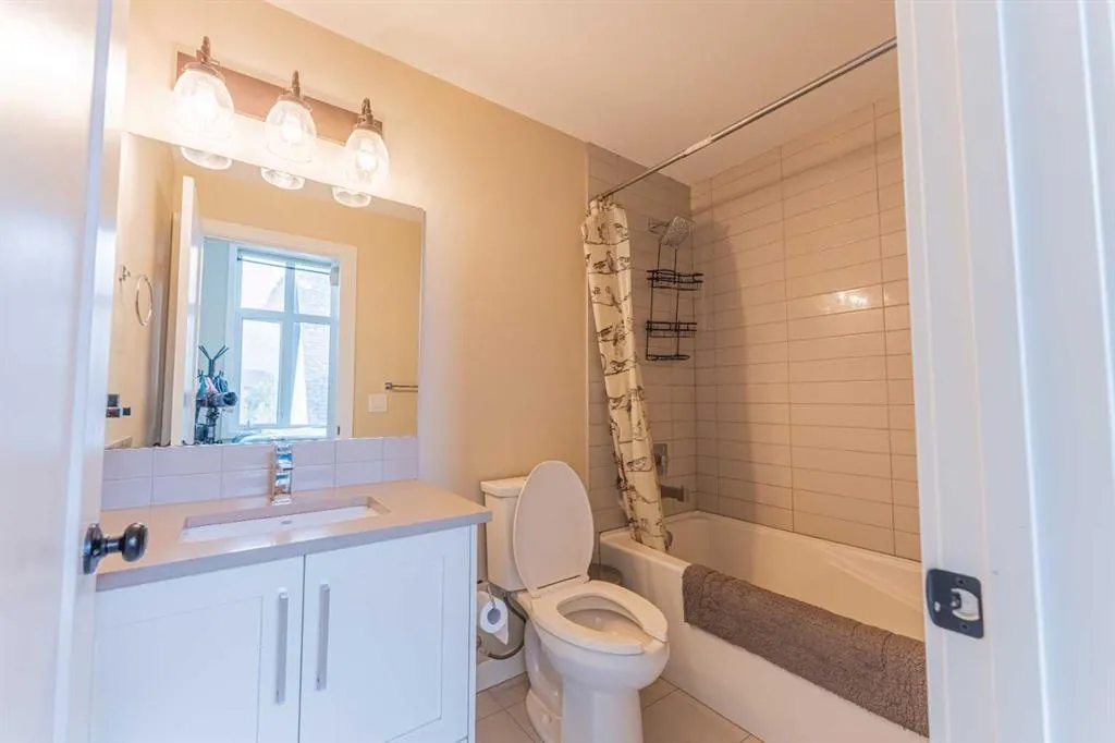 1106 Bow Valley Trail #102
