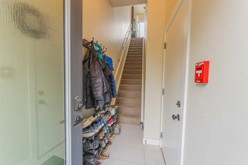 1106 Bow Valley Trail #102