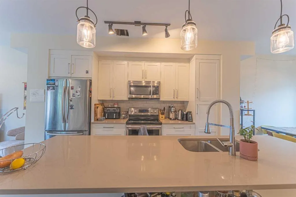 1106 Bow Valley Trail #102