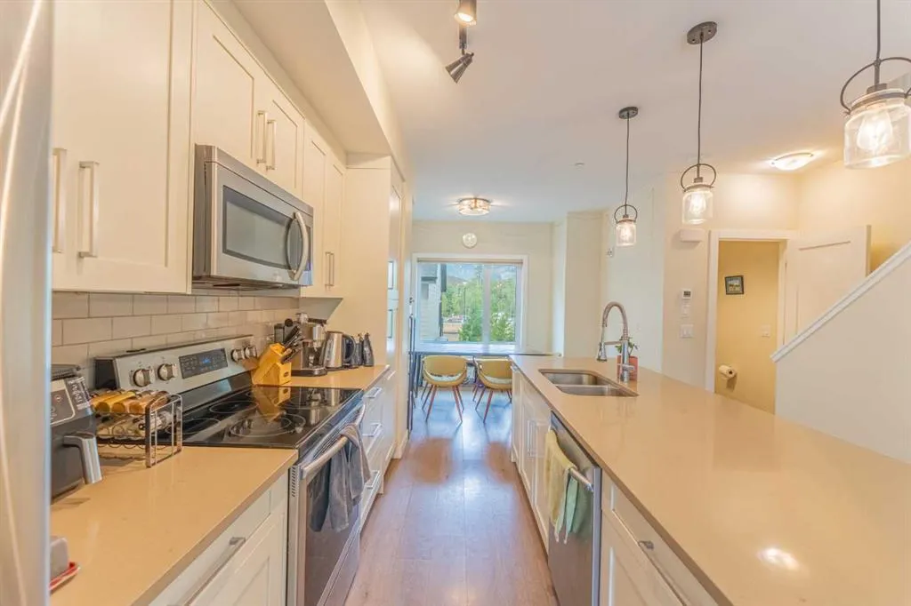 1106 Bow Valley Trail #102