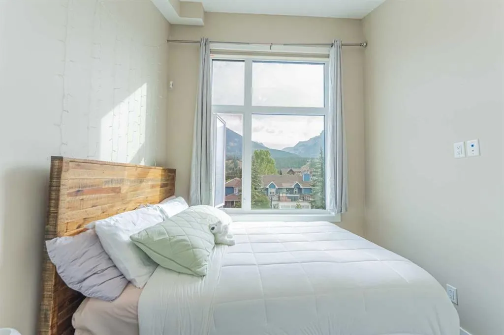 1106 Bow Valley Trail #102