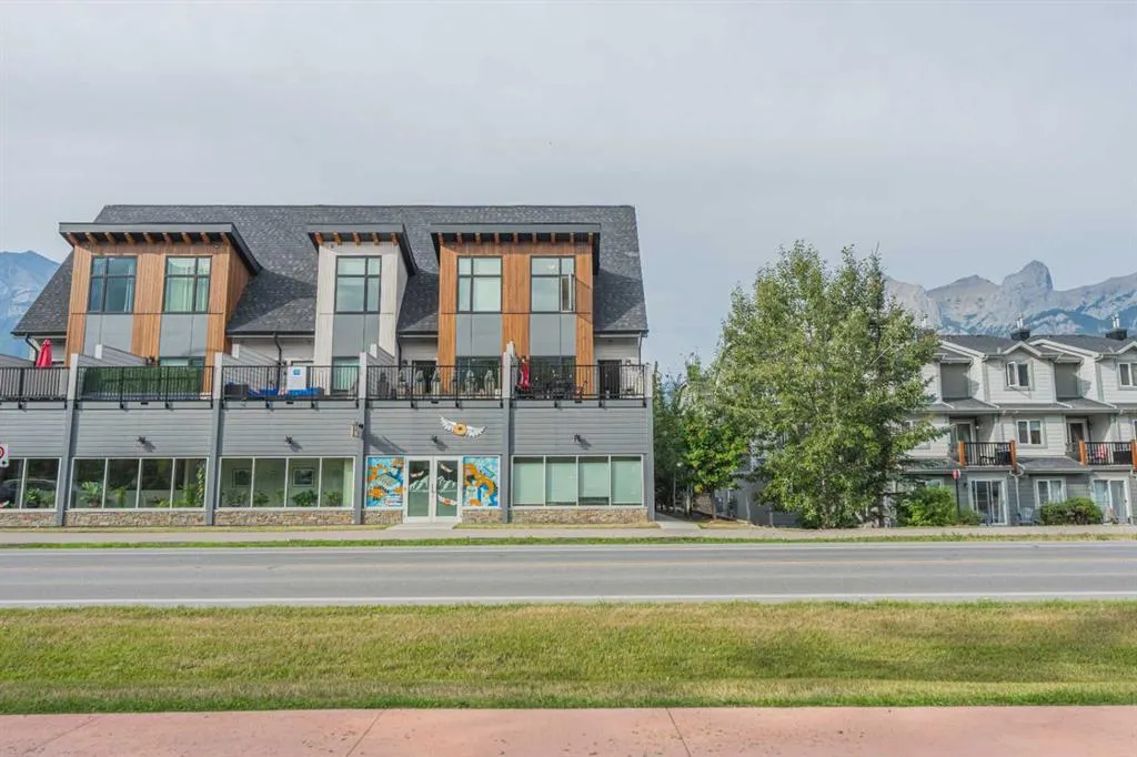 1106 Bow Valley Trail #102