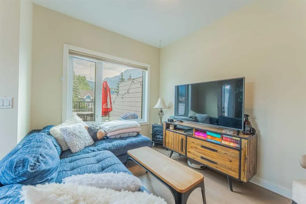 1106 Bow Valley Trail #102