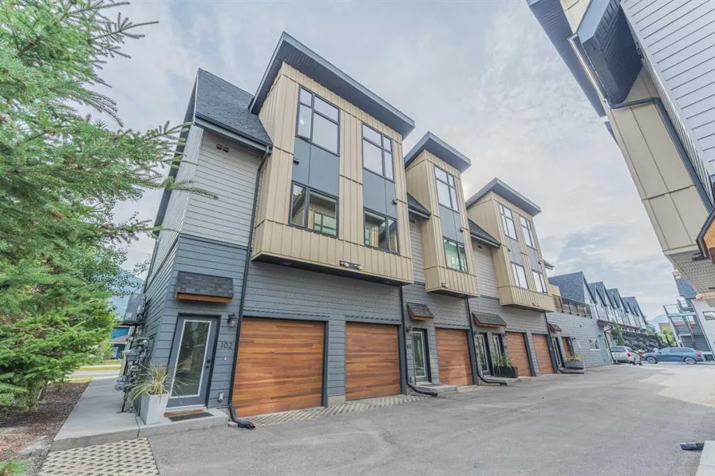 1106 Bow Valley Trail #102