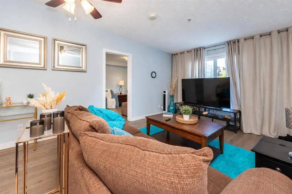 403 Mackenzie Way SW #8112