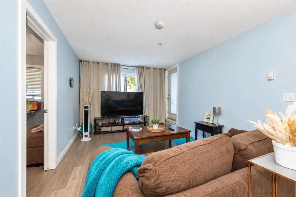 403 Mackenzie Way SW #8112