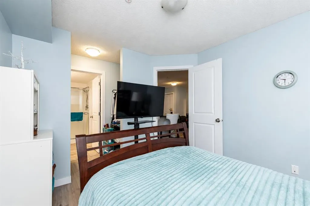 403 Mackenzie Way SW #8112