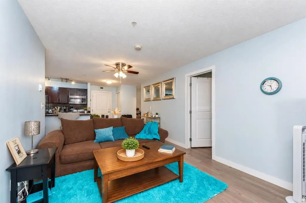 403 Mackenzie Way SW #8112
