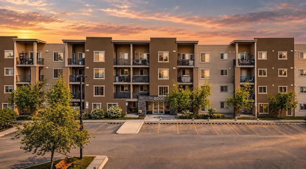 403 Mackenzie Way SW #8112