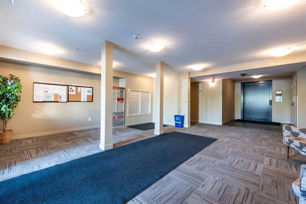 403 Mackenzie Way SW #8112
