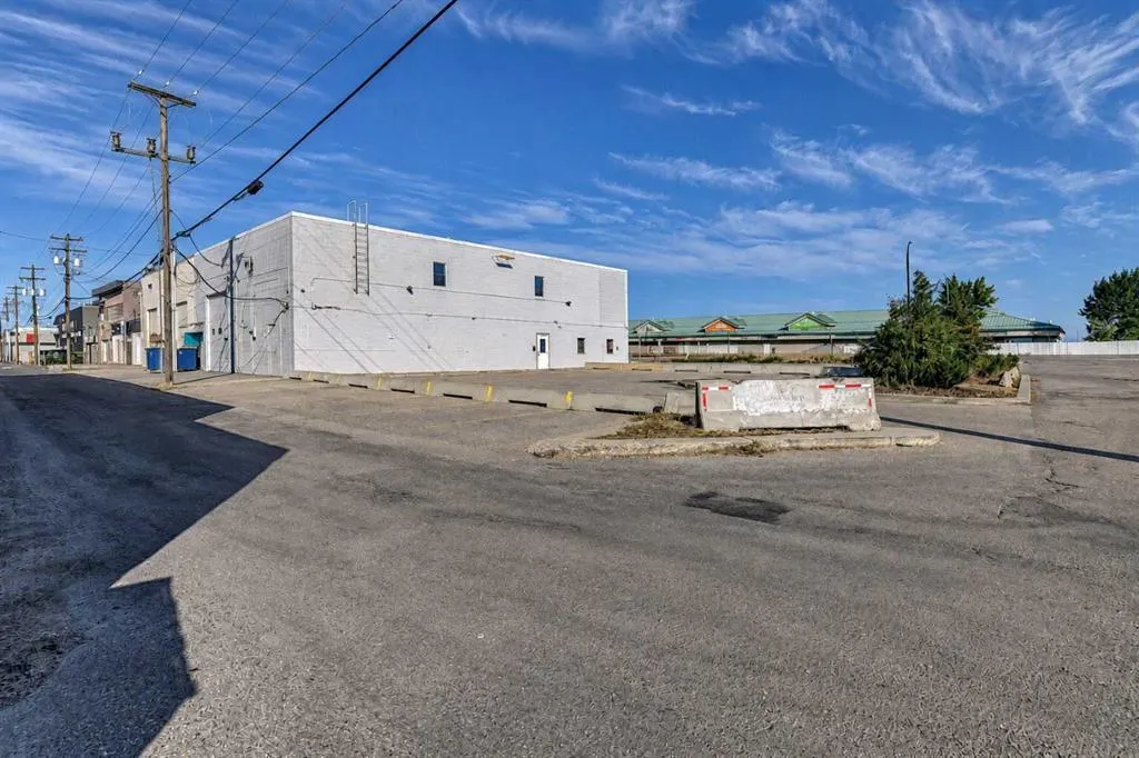 9807 116 Avenue