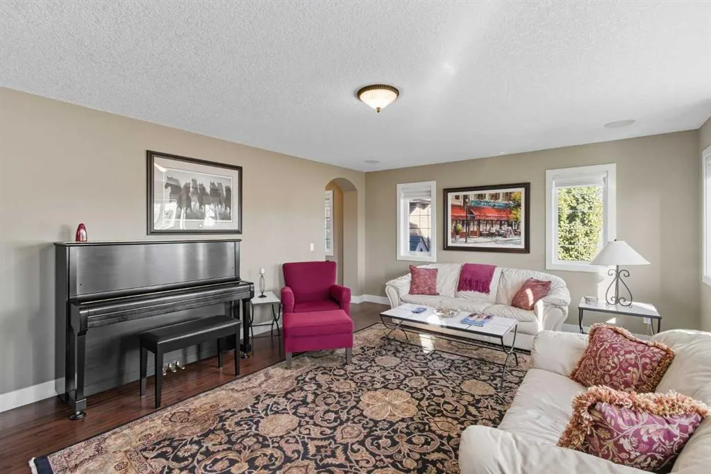 41 Evergreen Mount SW