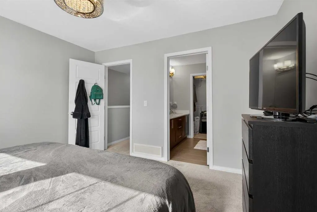 280 Williamstown Close NW #1601