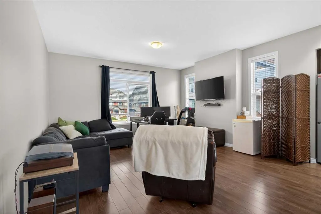 280 Williamstown Close NW #1601