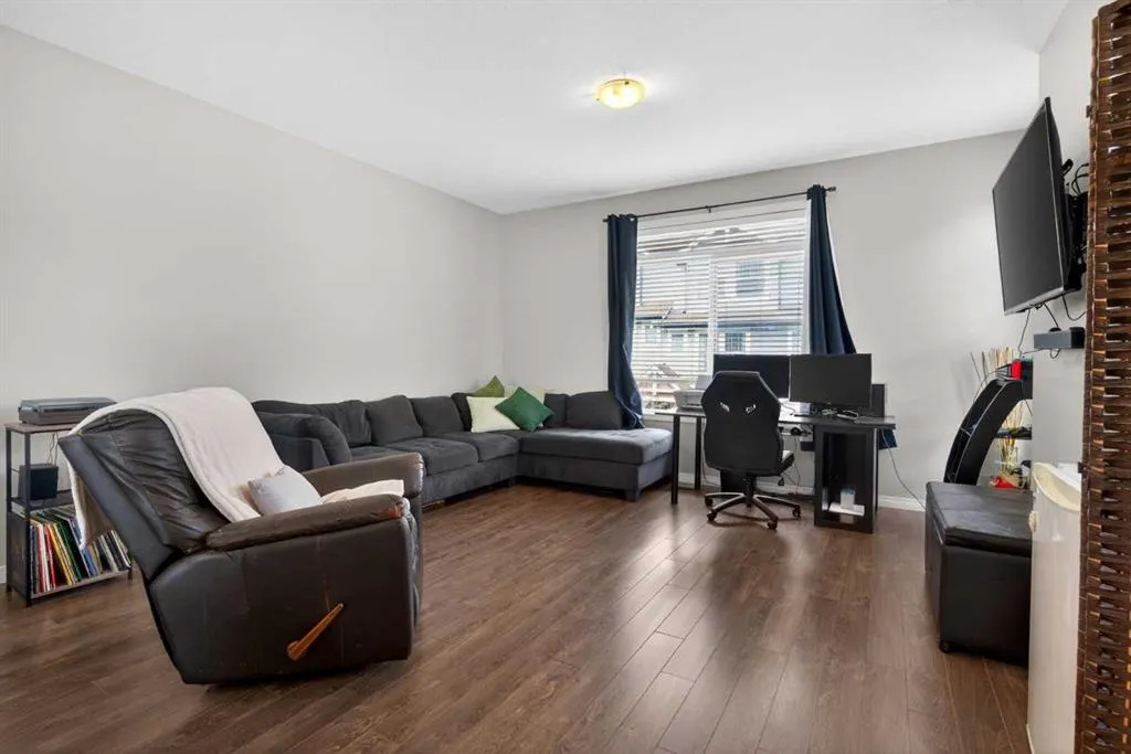 280 Williamstown Close NW #1601
