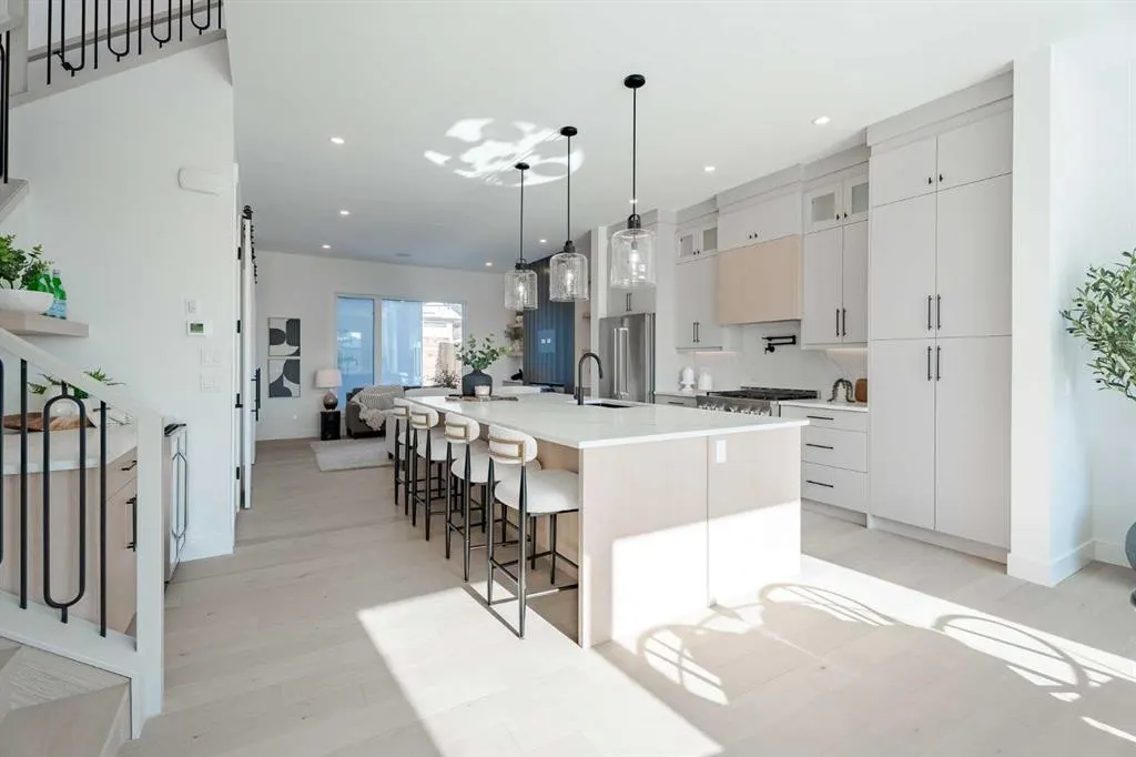 44 Collingwood Place NW