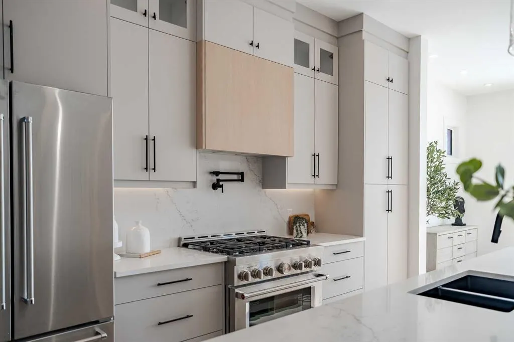 44 Collingwood Place NW