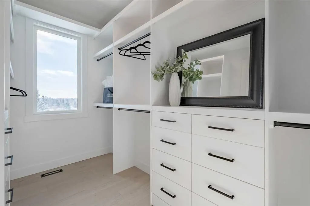 44 Collingwood Place NW