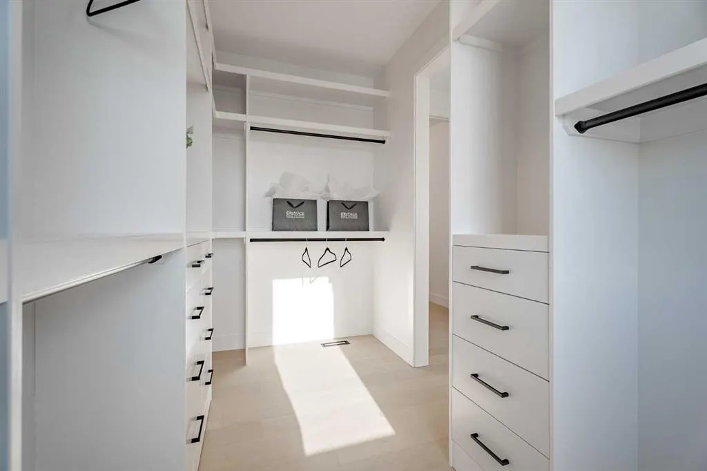 44 Collingwood Place NW