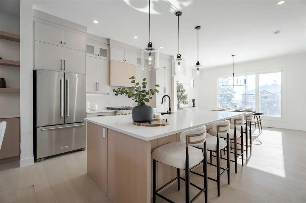 44 Collingwood Place NW