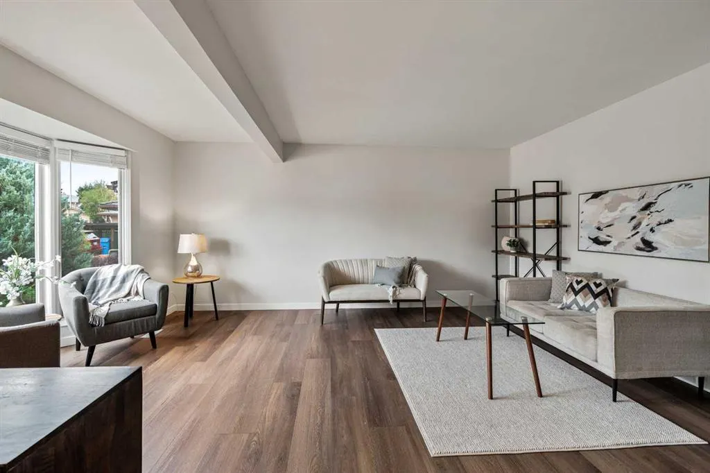 310 Kings Bay S