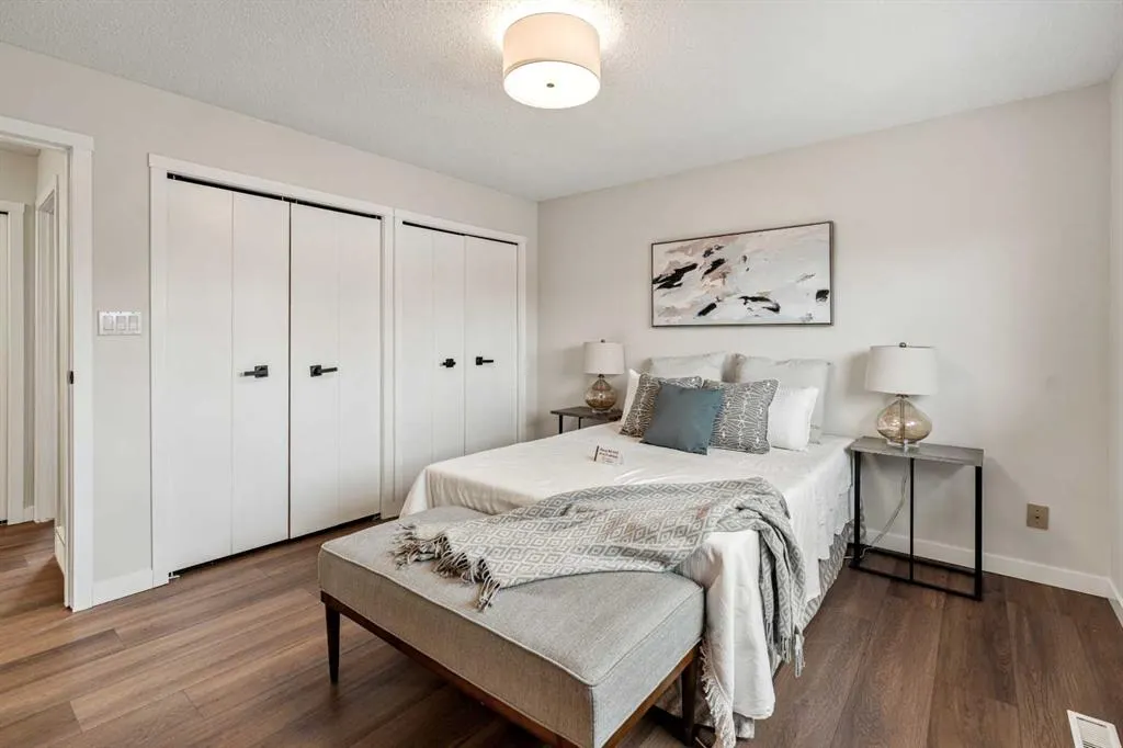 310 Kings Bay S