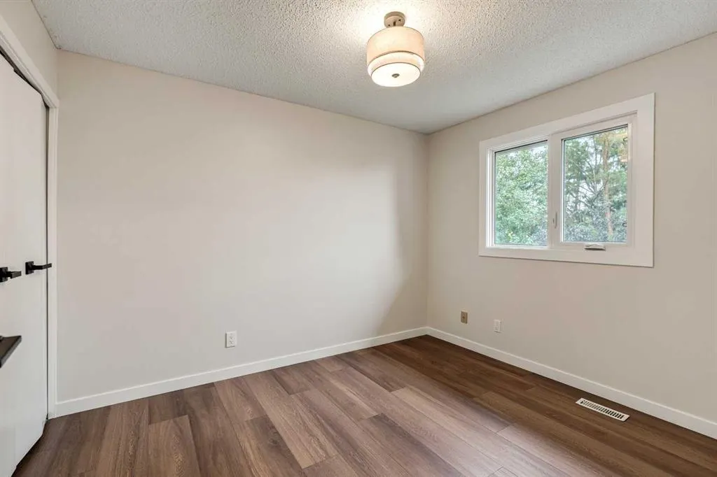 310 Kings Bay S