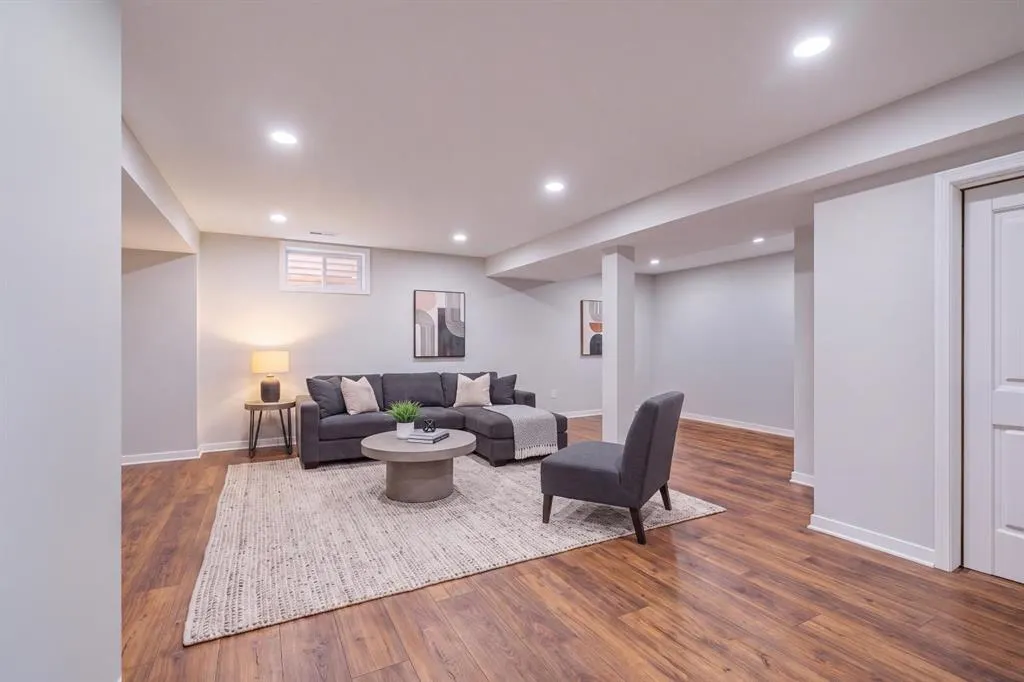 310 Kings Bay S
