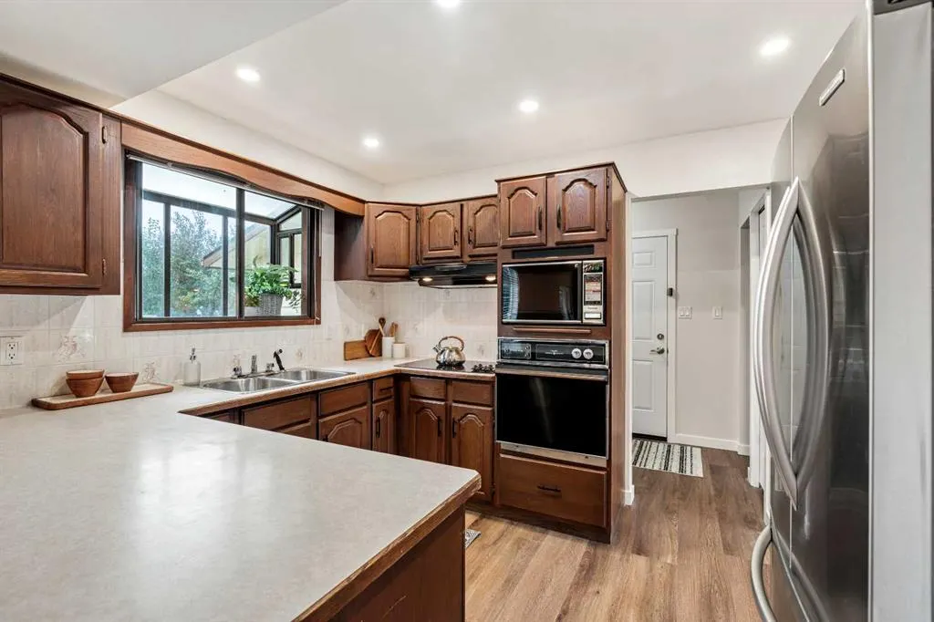 310 Kings Bay S