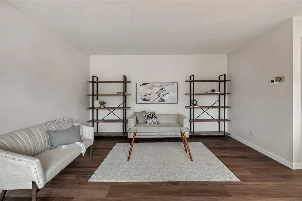 310 Kings Bay S