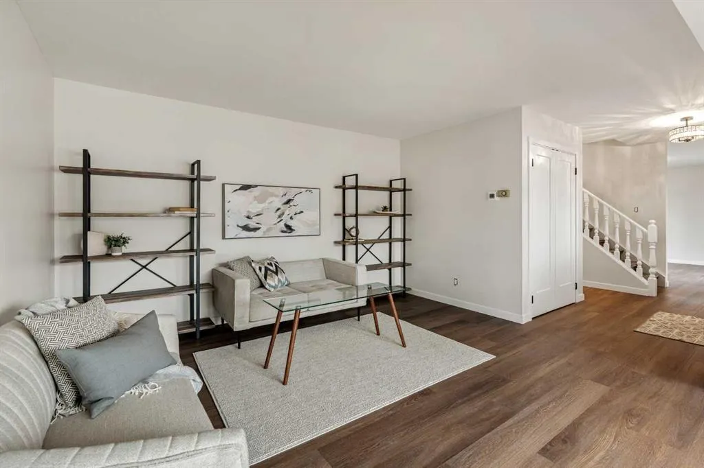 310 Kings Bay S