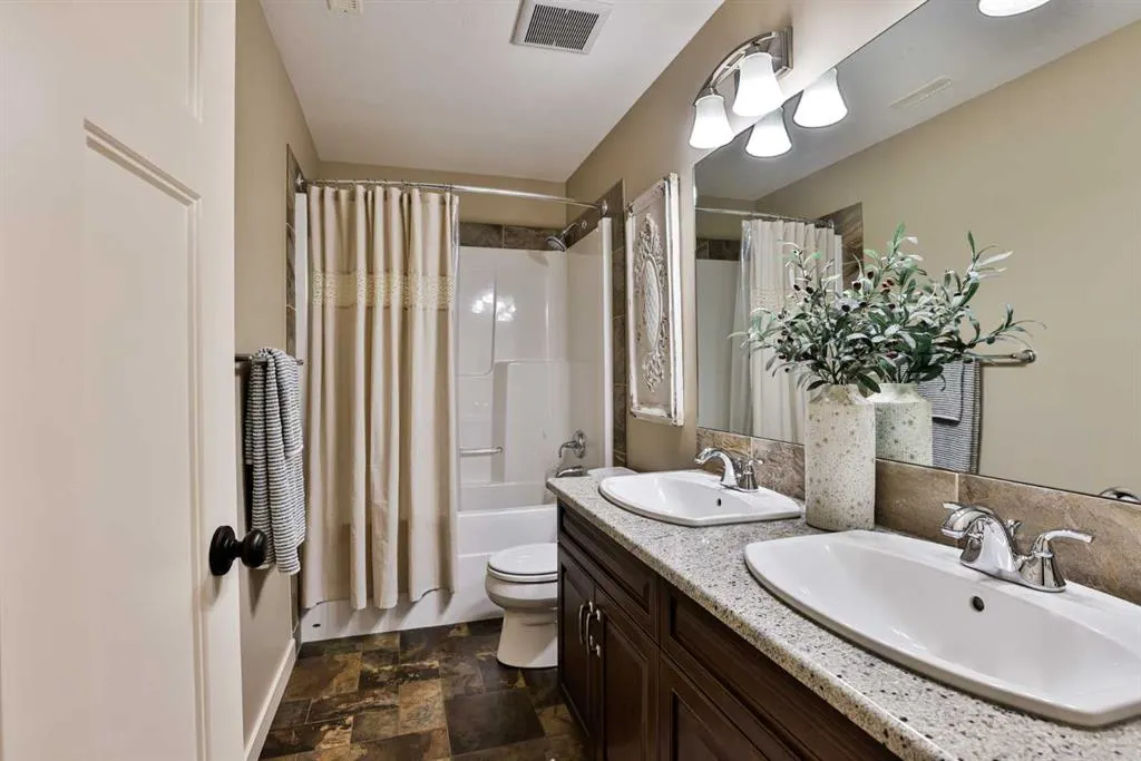 630 Canyonview Landing W