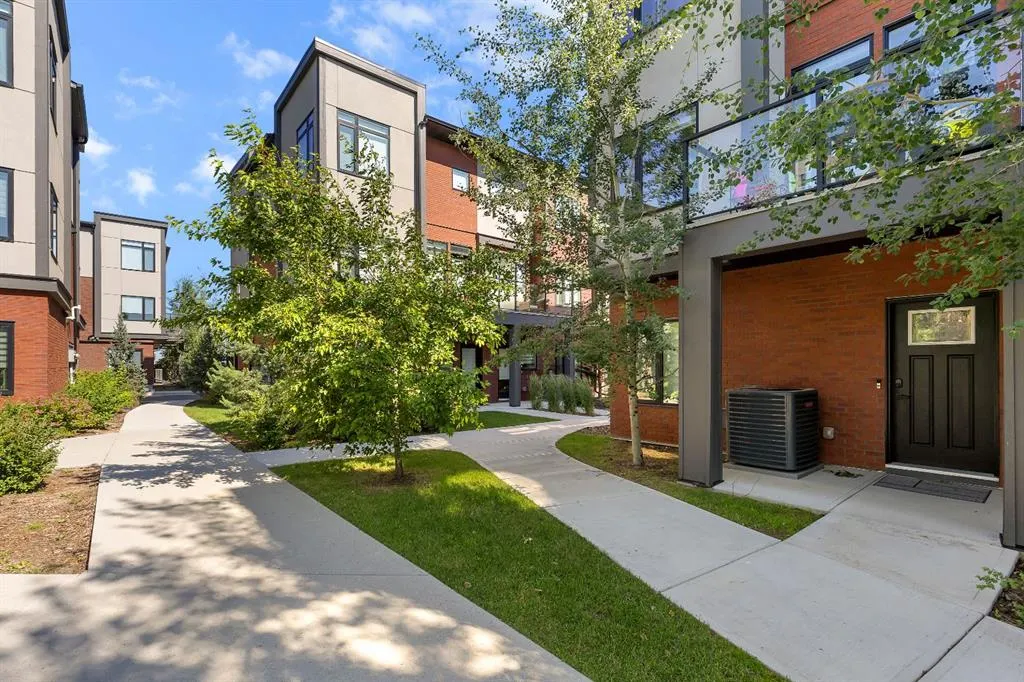 213 Greenbriar Common NW