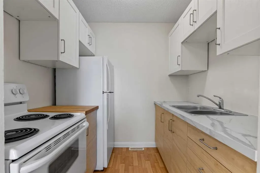4547 7 Avenue SE #4