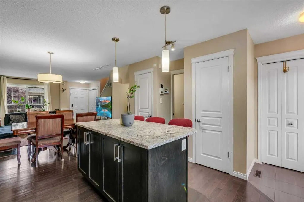 230 Cranford Park SE