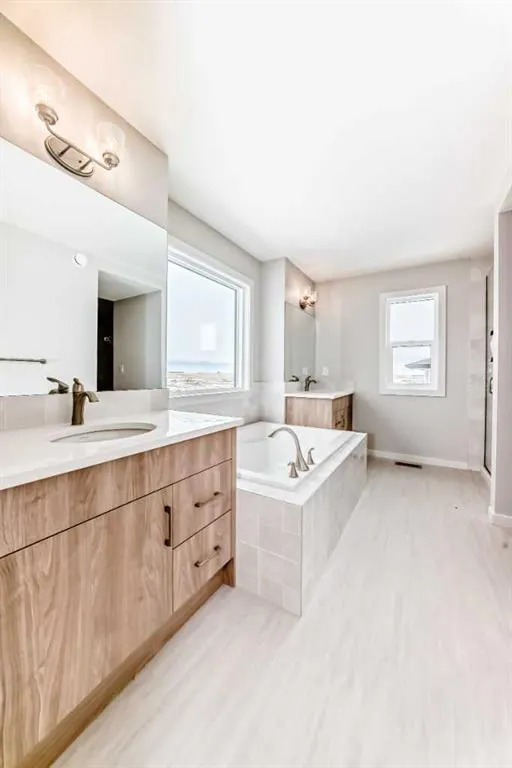 203 Langwell Common SE