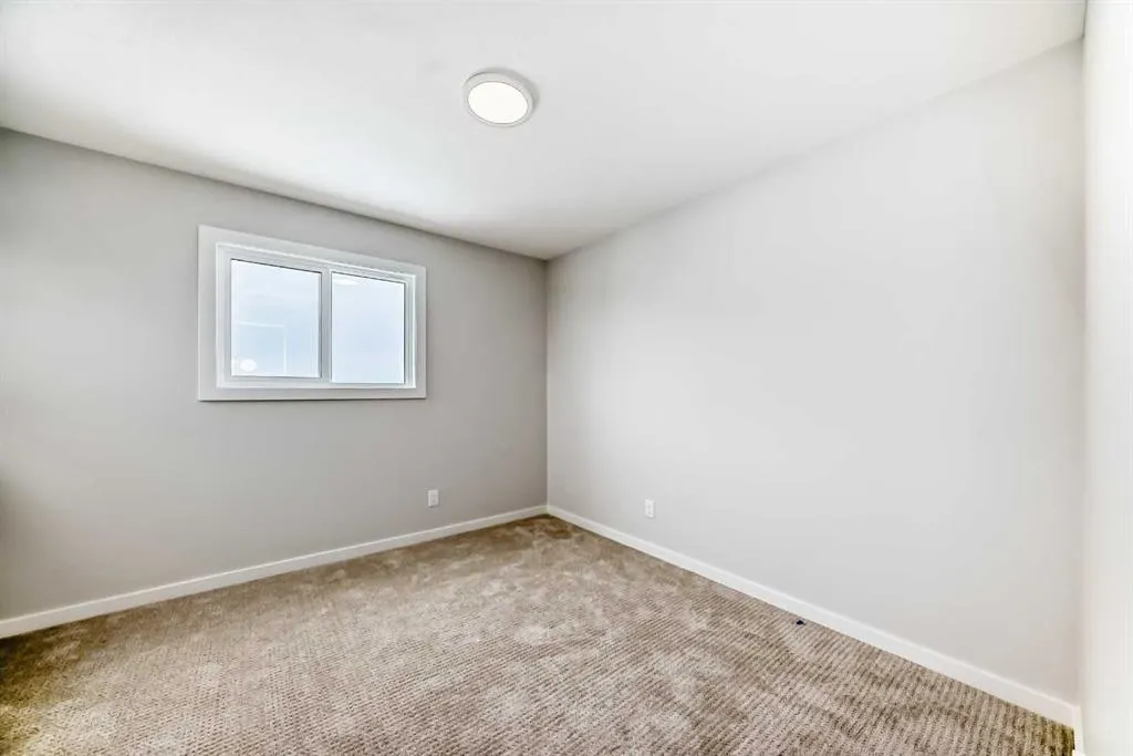 203 Langwell Common SE