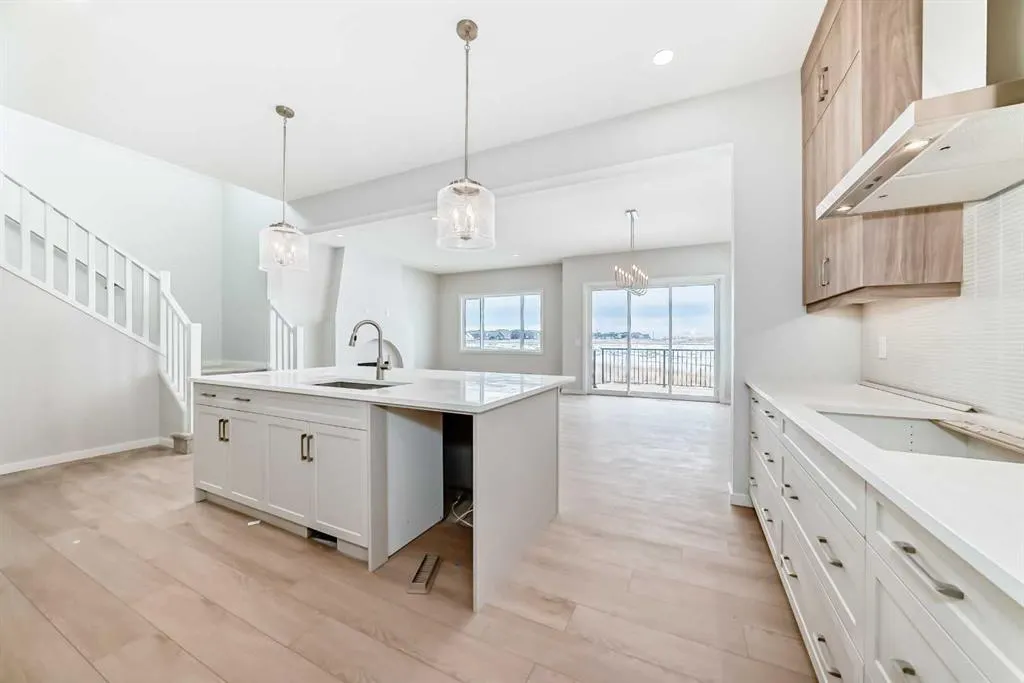 203 Langwell Common SE