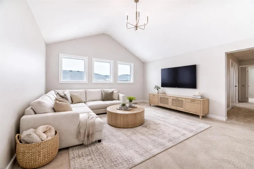 203 Langwell Common SE