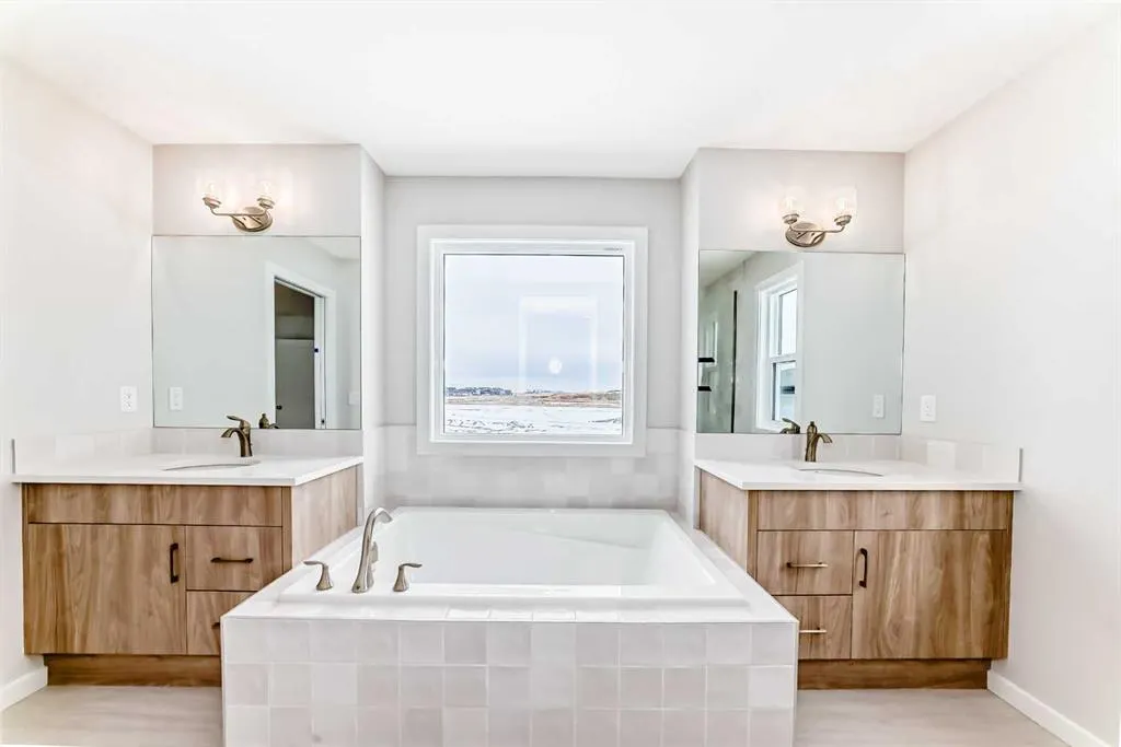 203 Langwell Common SE