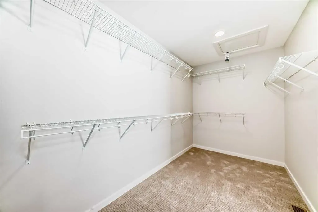 203 Langwell Common SE
