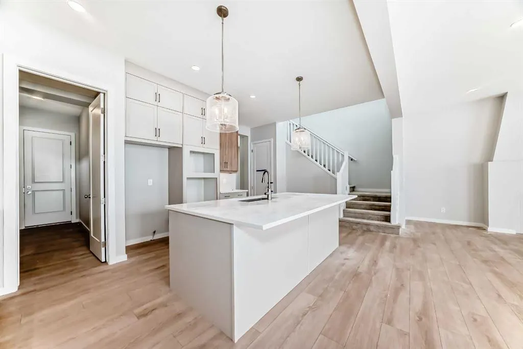 203 Langwell Common SE