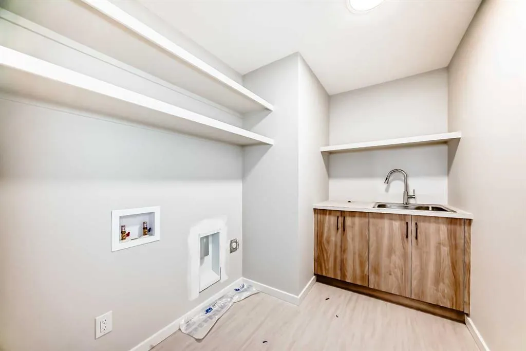 203 Langwell Common SE