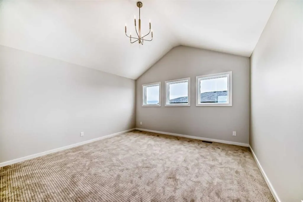 203 Langwell Common SE