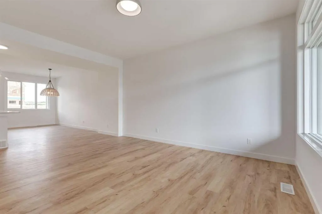 2401 Creeker Lane