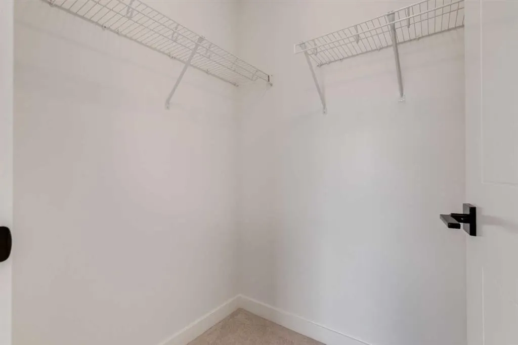2401 Creeker Lane