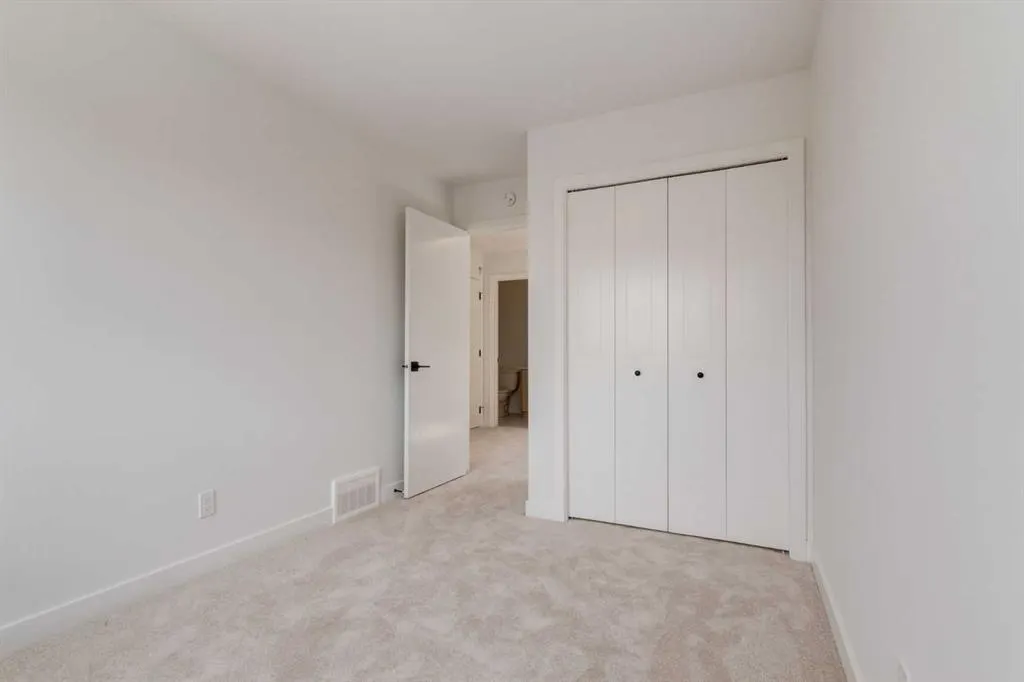 2401 Creeker Lane