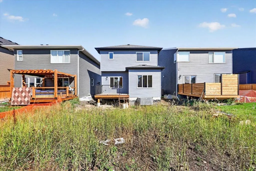 13 Emberside Grove