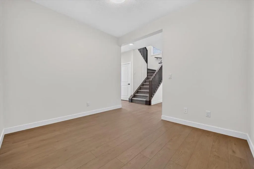 13 Emberside Grove
